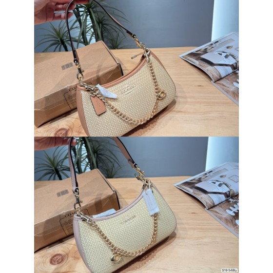 Teri Shoulder Bag in Strawberry/Leather